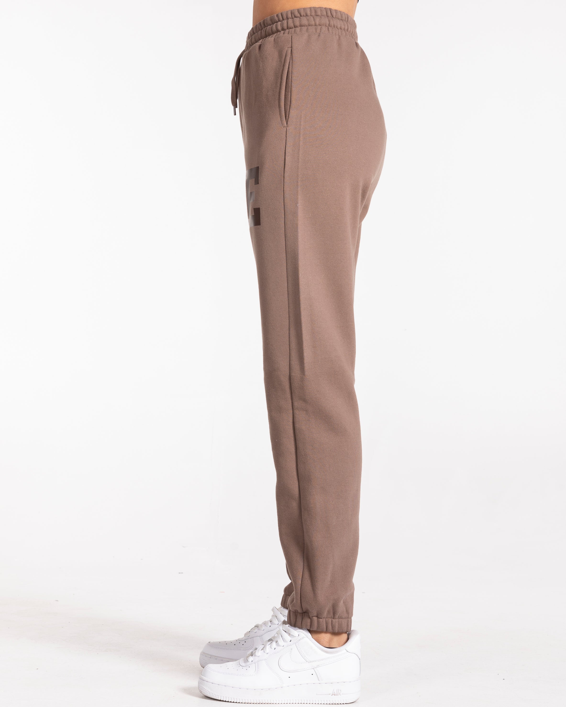 The Varsity Oversized Sweatpants - Walnut